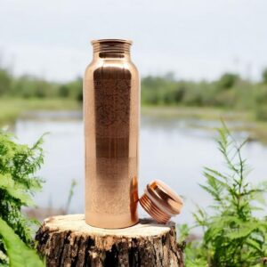 Pure koperen drinkfles van 900 ml met bloemen gravure